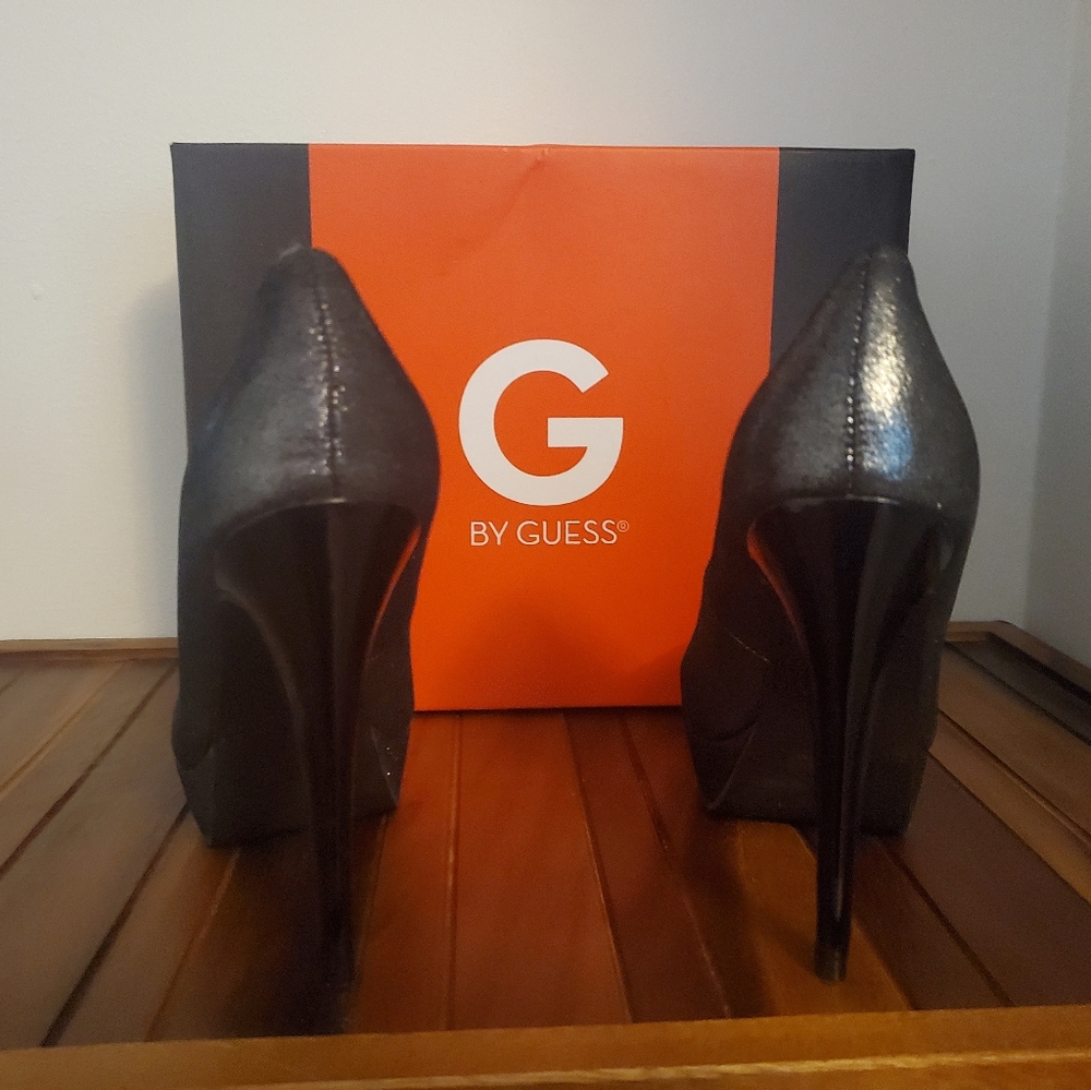 GUESS Women shoes